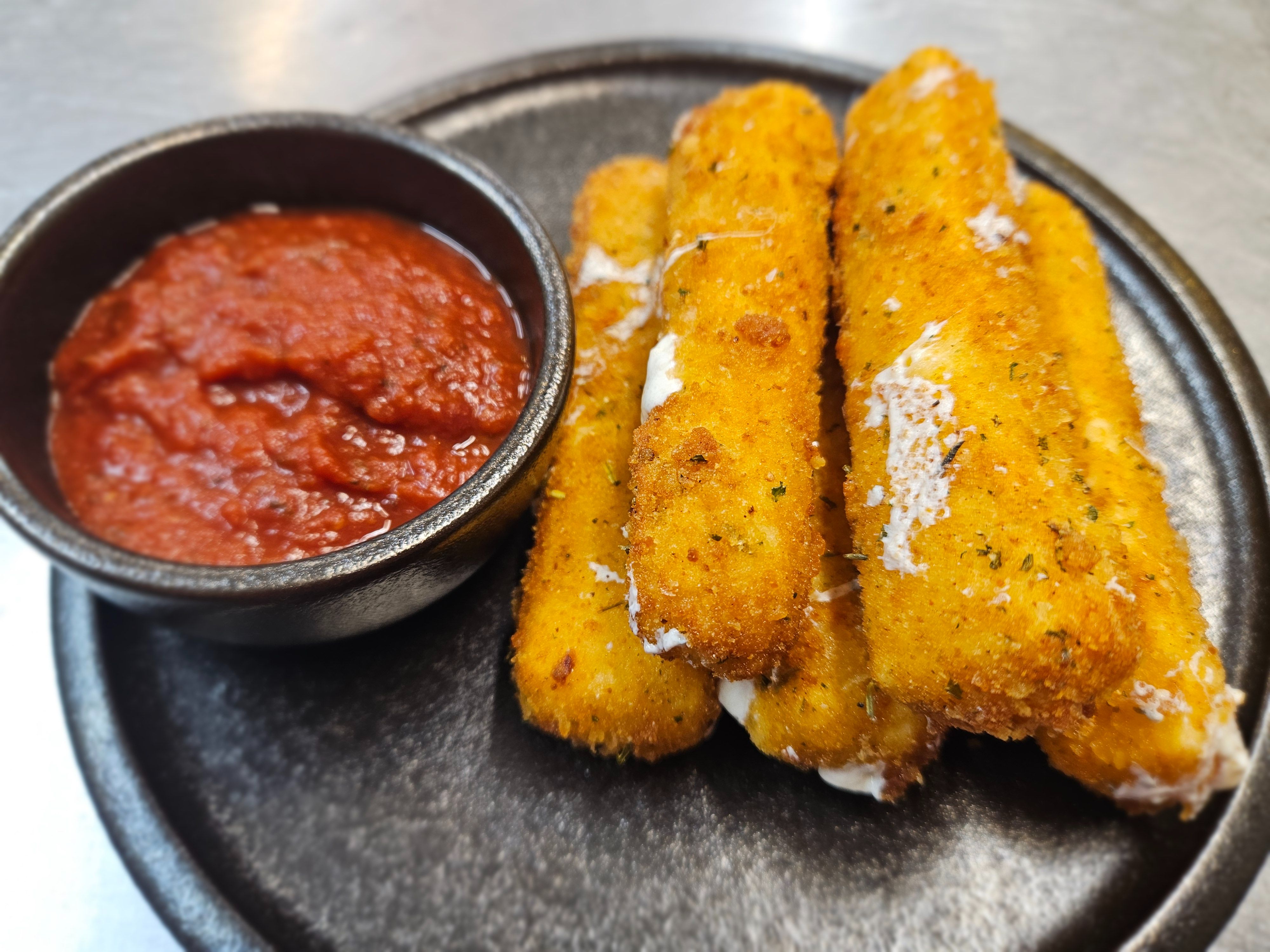 Mozzarella Sticks (5)