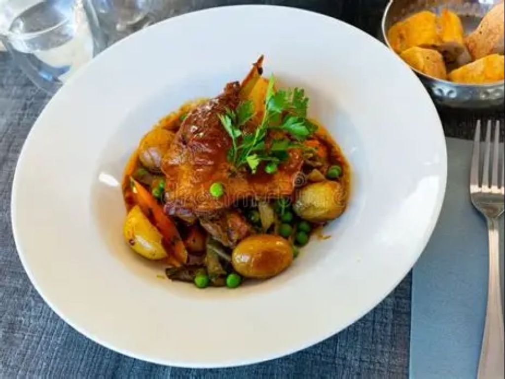 Braised Duck w/ Assorted Veggie / Vịt kho rau củ tổng hợp / 红烧鸭配杂菜.