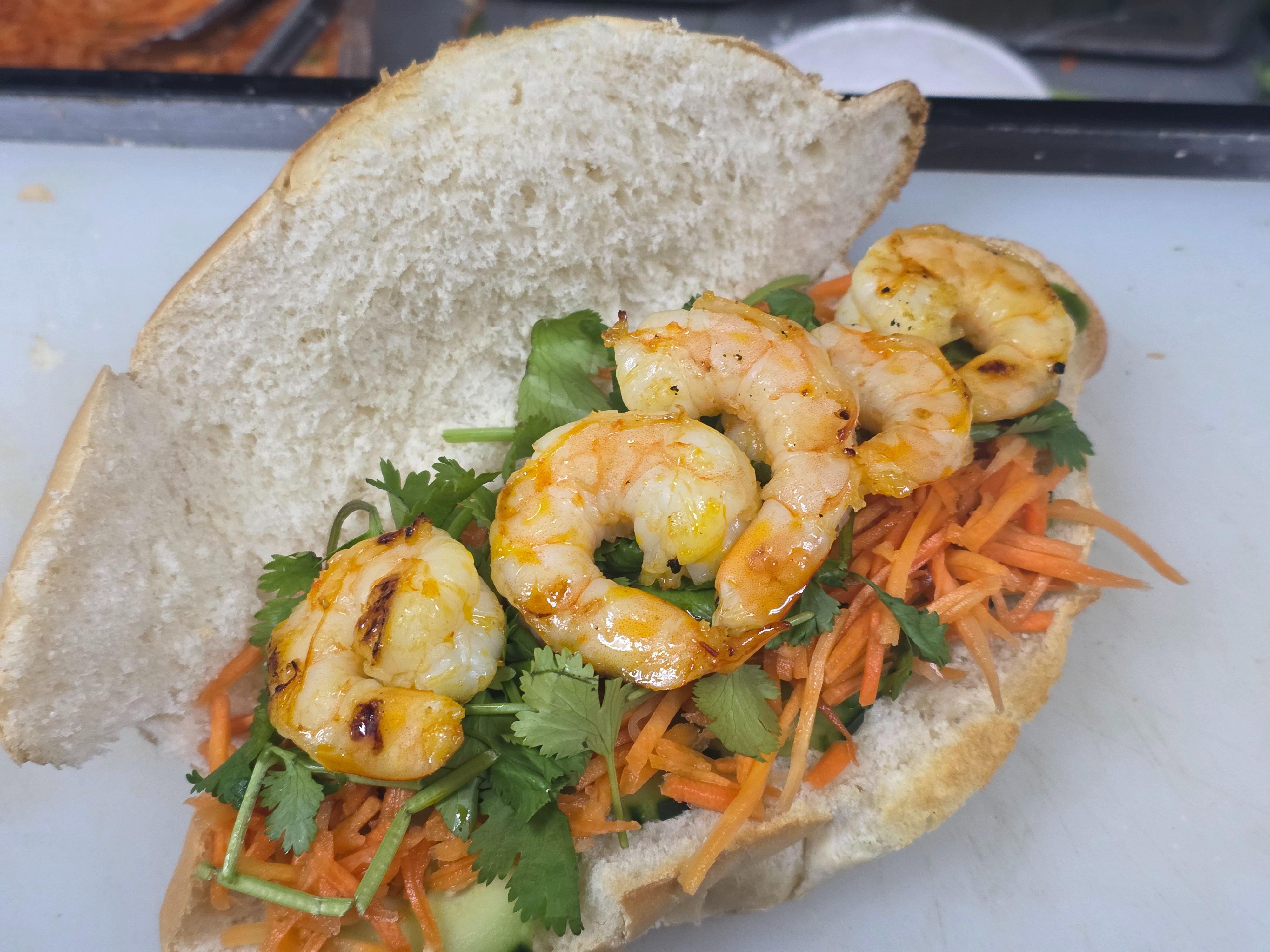 B6. Grilled Shrimp Sandwich(bread)