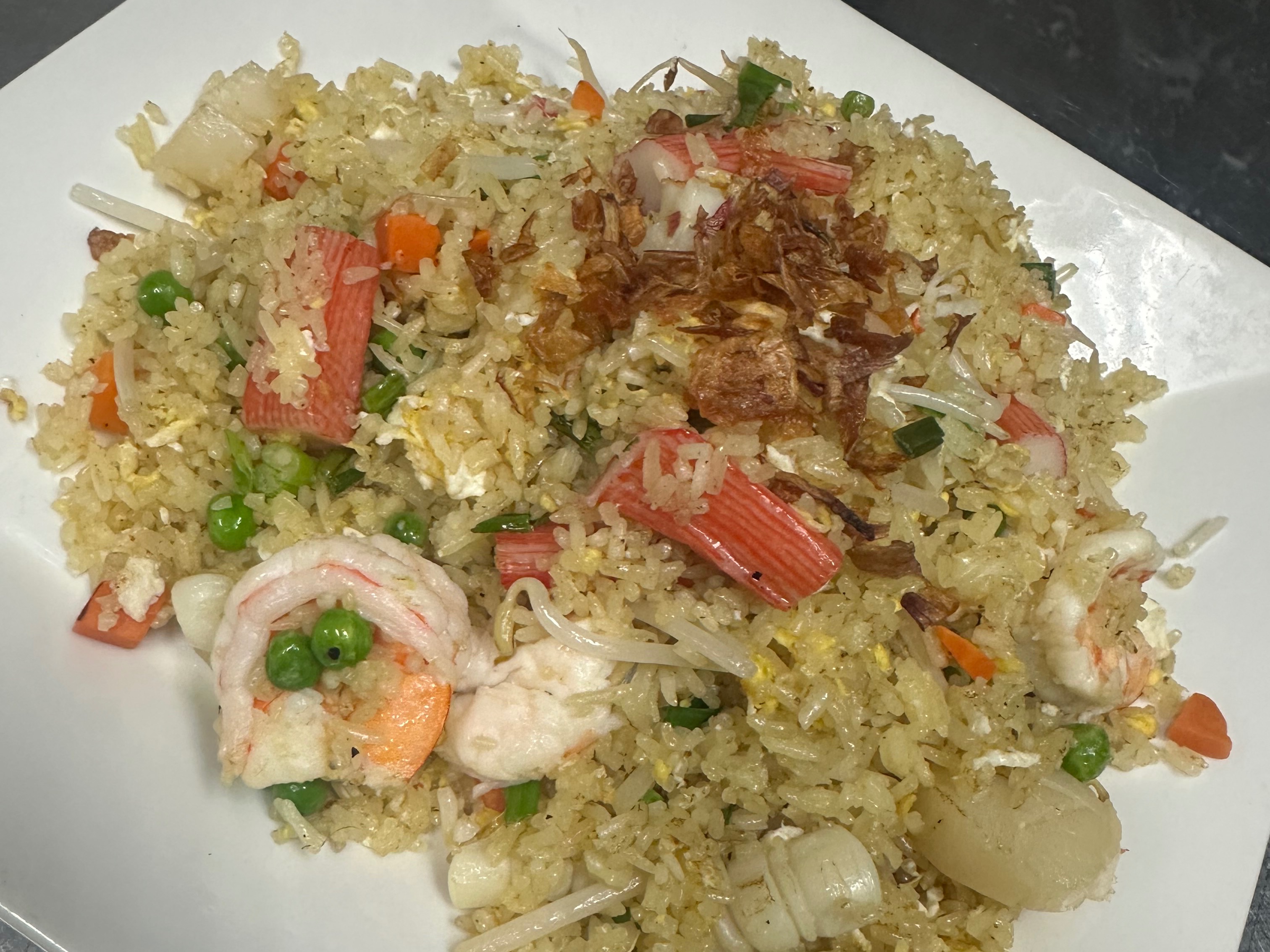 F7. Seafood Fried Rice (Cơm Chiên Hải Sản).