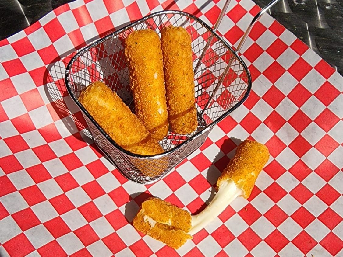 Mozzarella Sticks (6) - Plain.