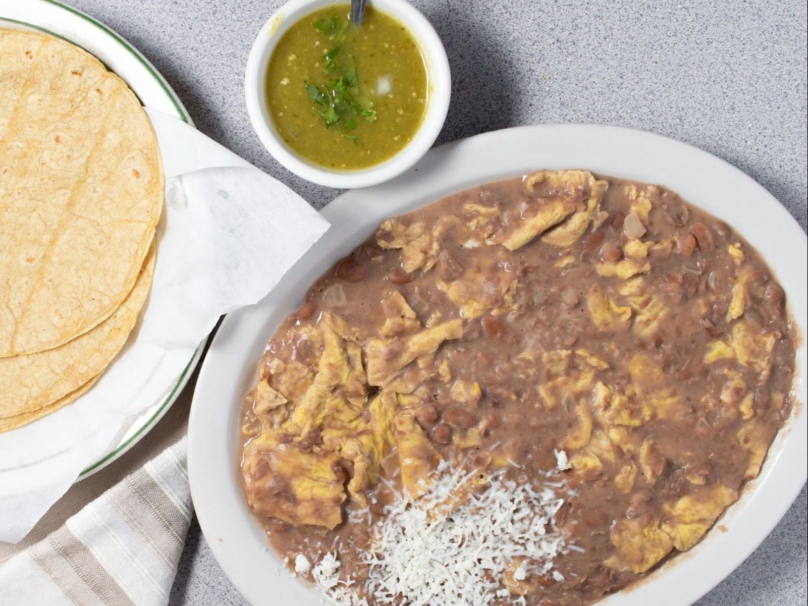 Huevos Con Frijoles.