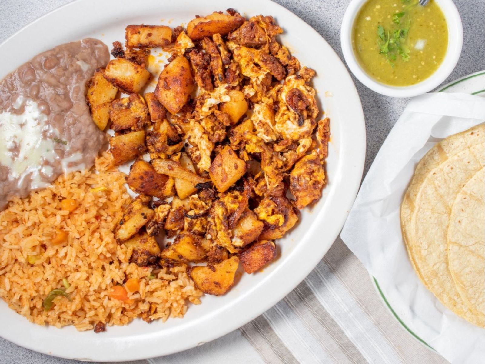 Huevos, Papas y Chorizo Combo.