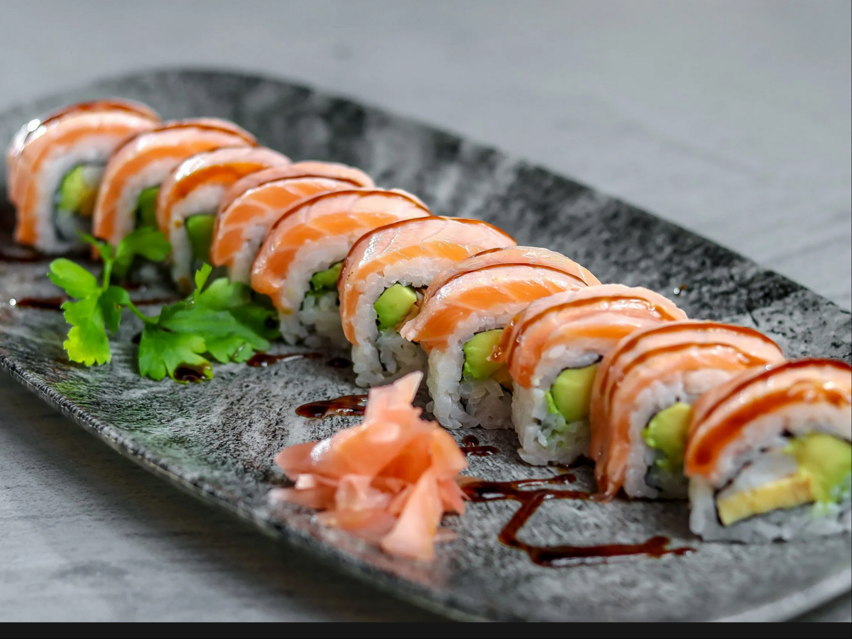 147/Special Salmon Roll