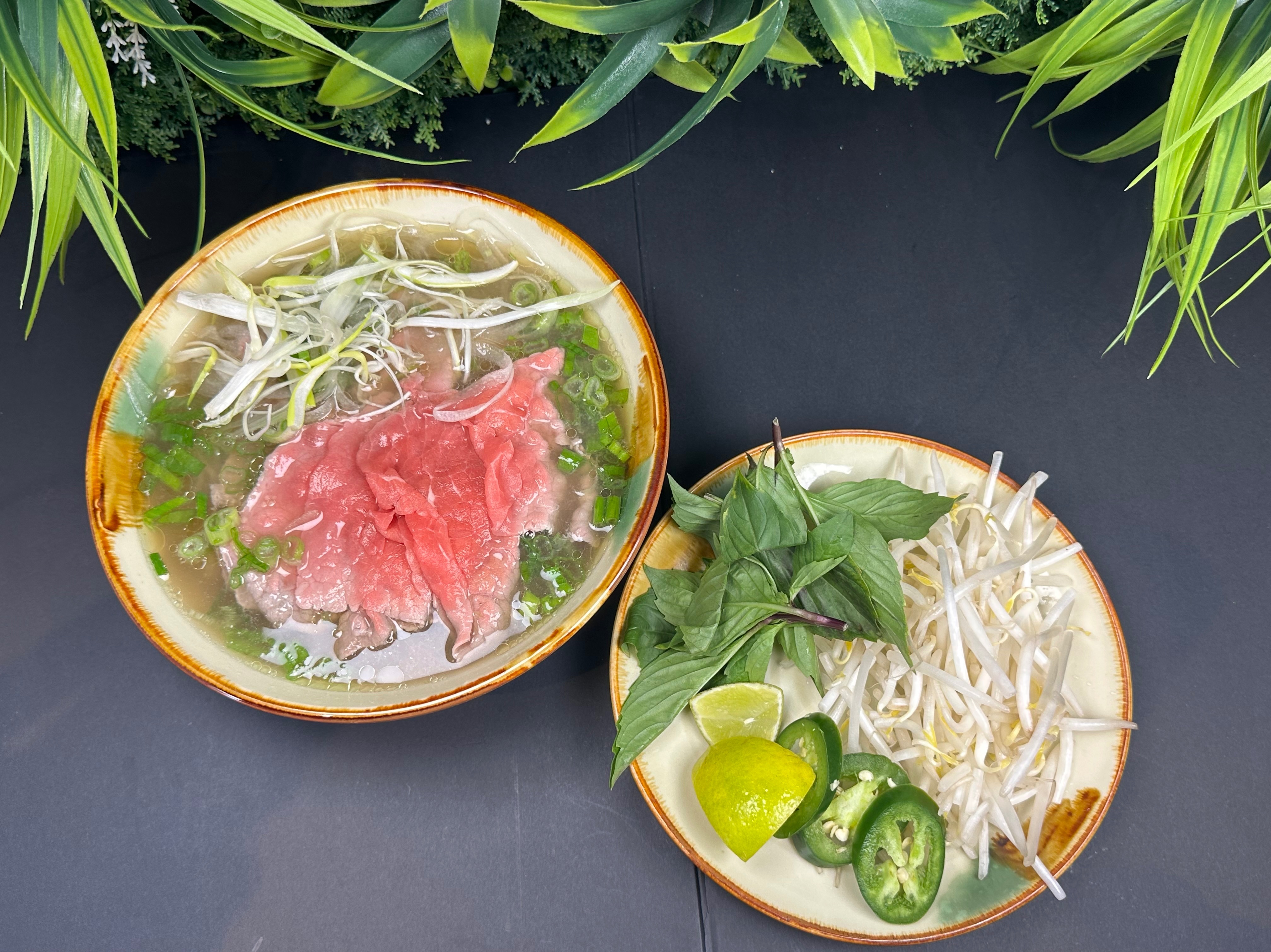 18 PHO TAI / Eyeround Steak Pho.