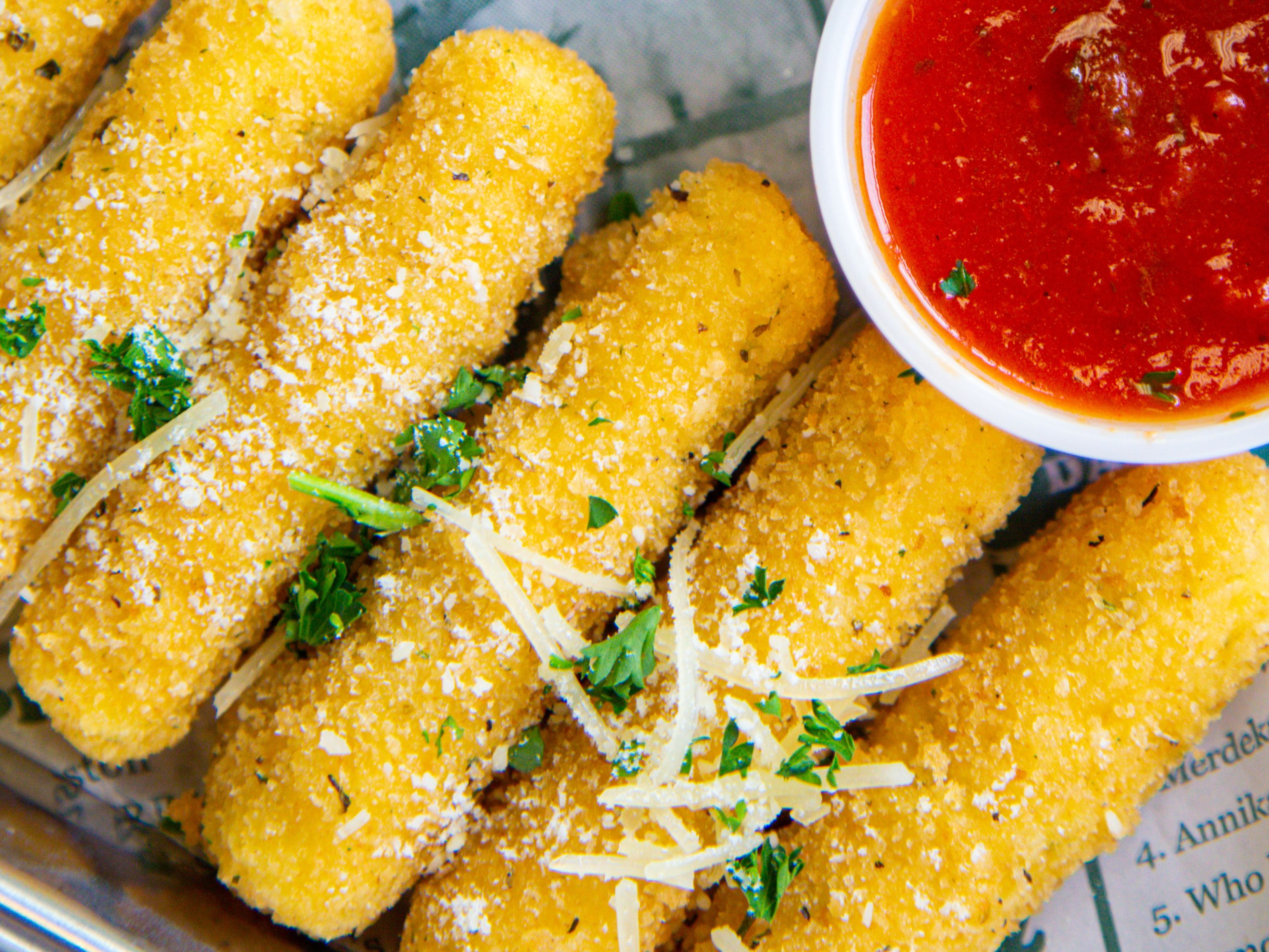 Fried Mozzarella Sticks (6p)