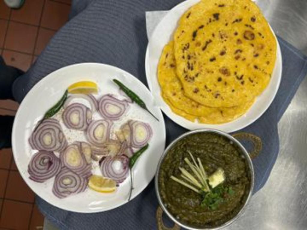 Sarso Ka Saag Maake Ki Roti.