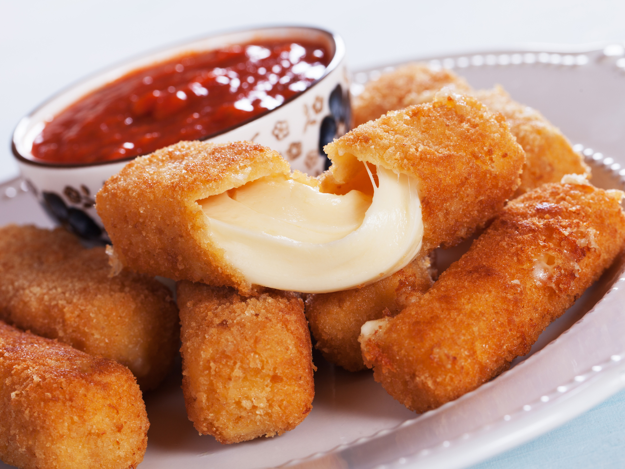 Mozzarella Sticks (6 Sticks)