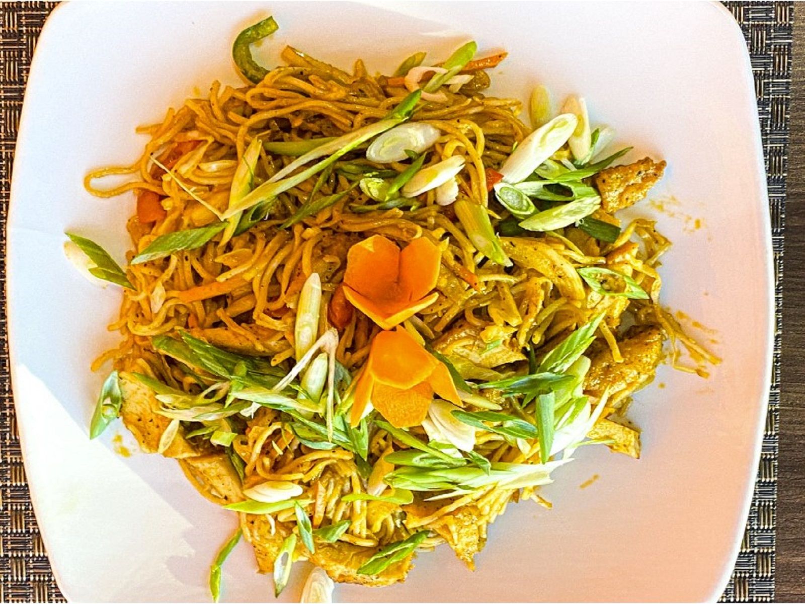 Chicken Hakka Noodles W/egg.