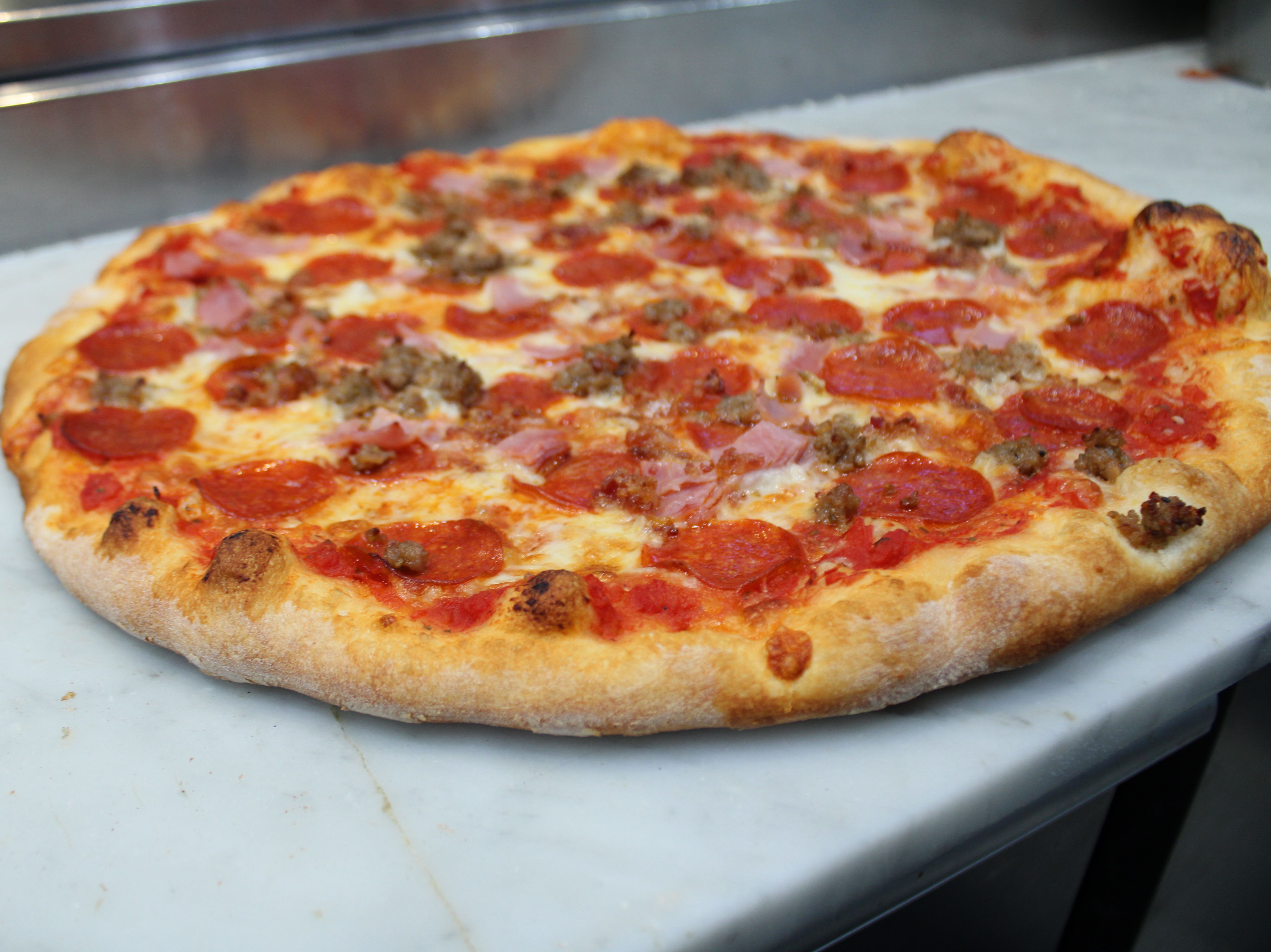 Meat Lovers Pizza - LG