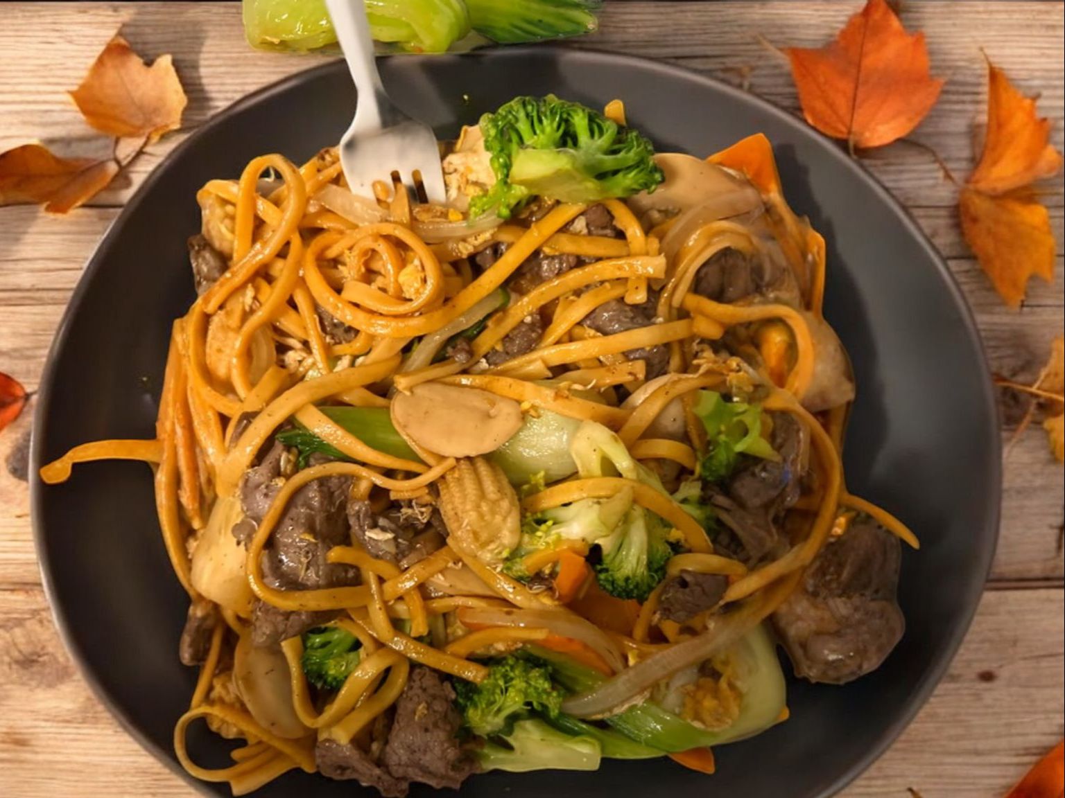 HT2. Lo Mein Noodles.