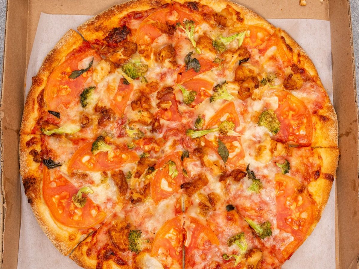 Pollo Chicken Pizza.