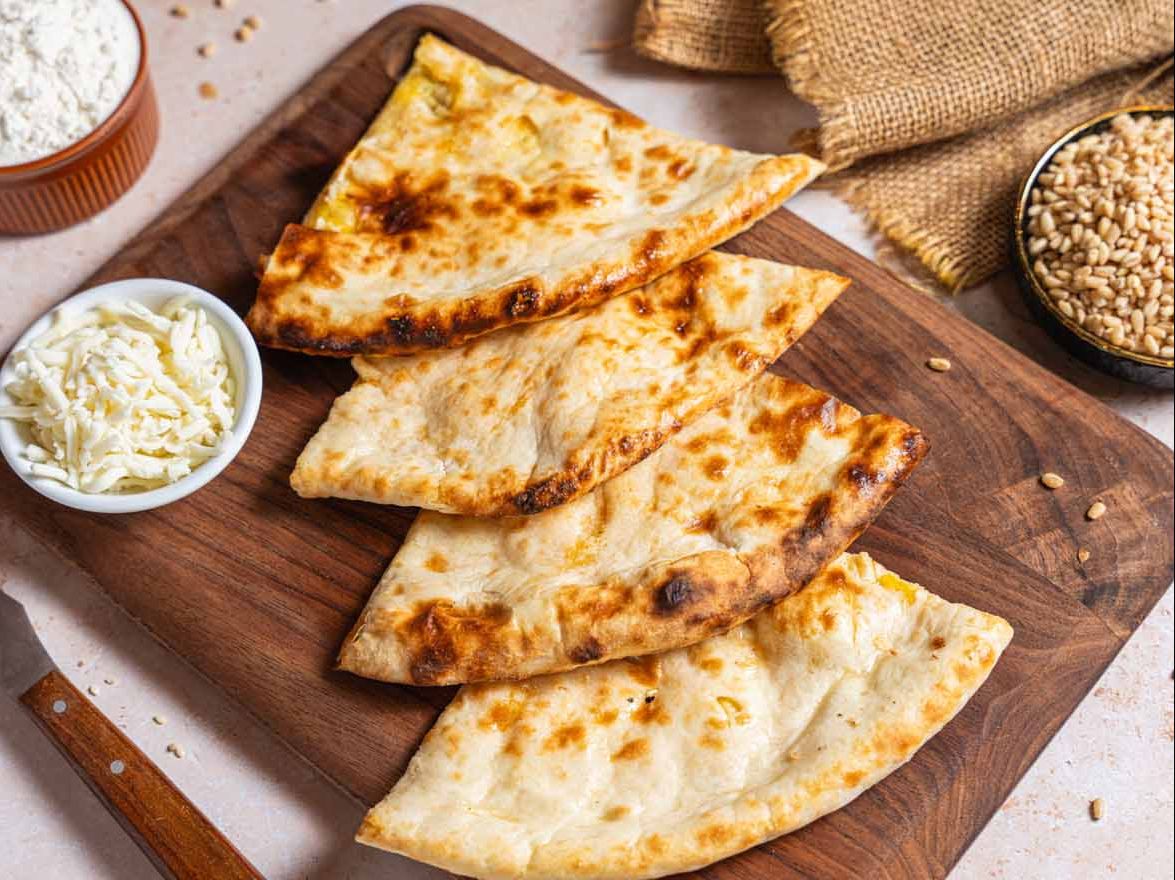 CHEESE NAAN.