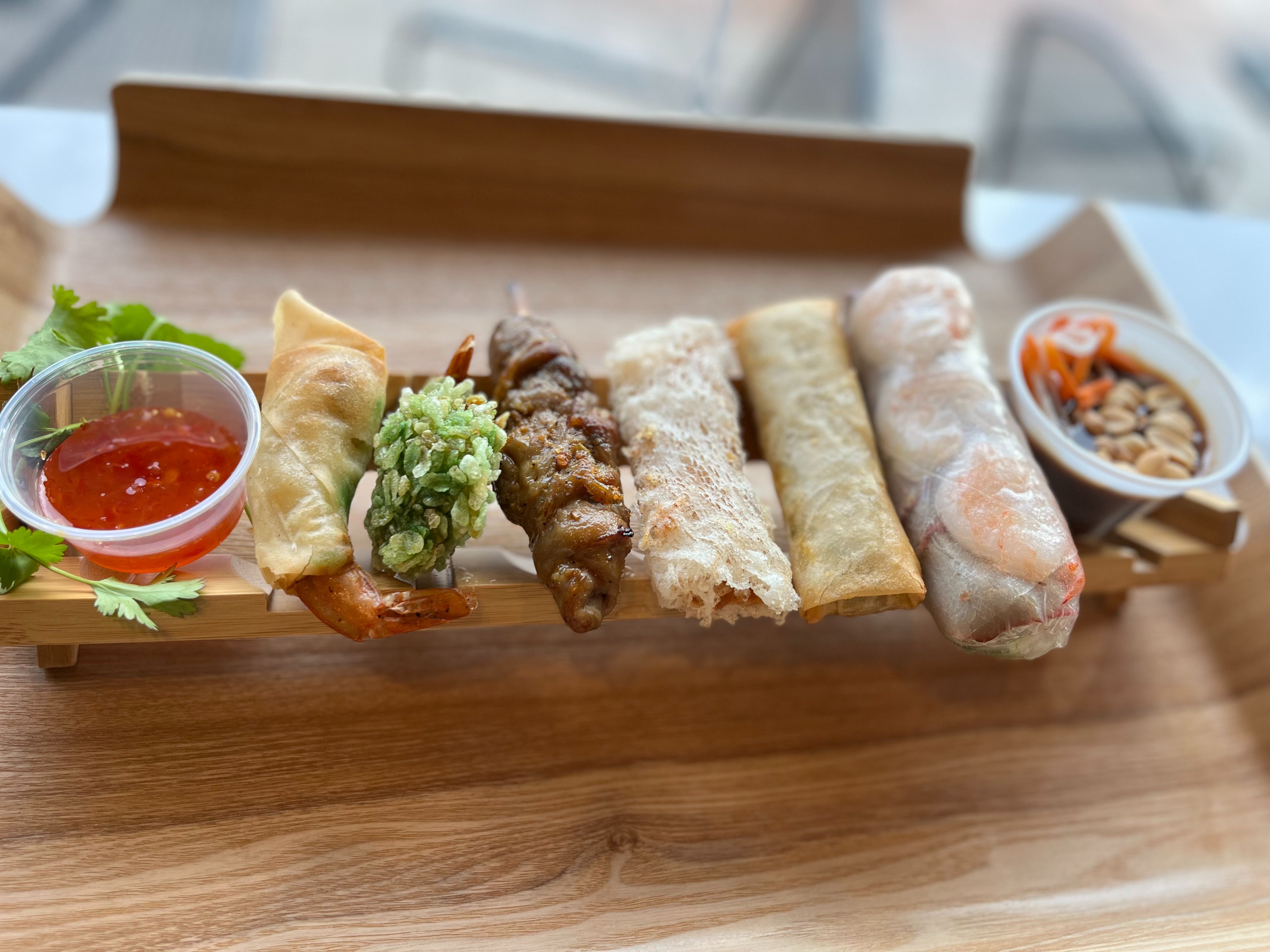 Street Food Sampler (6Pcs) - 6 Loại Ăn Chơi Đường Phố.