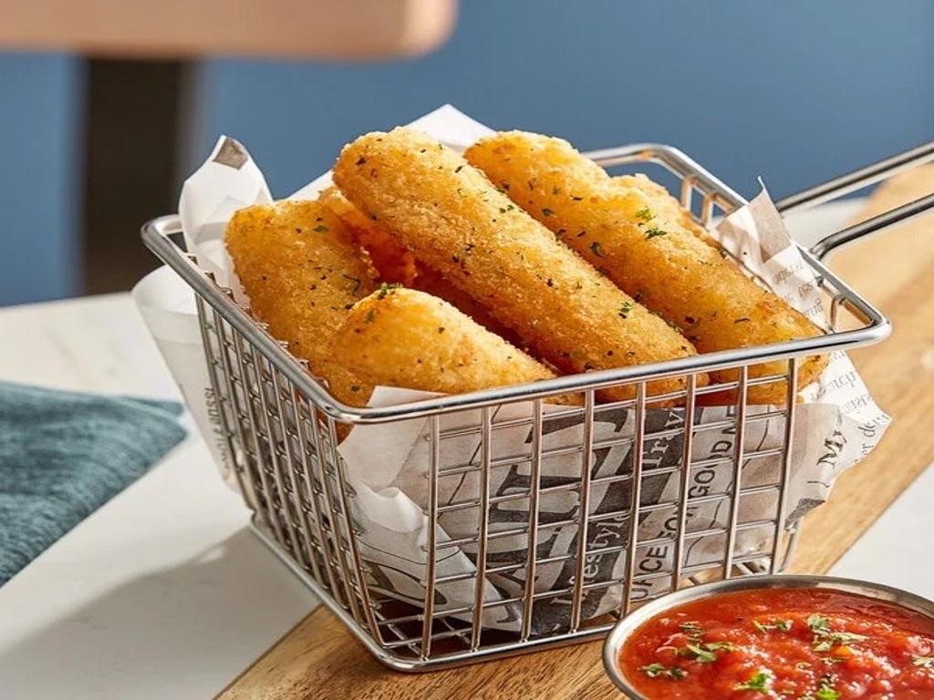 MOZZARELLA CHEESE STEAK.