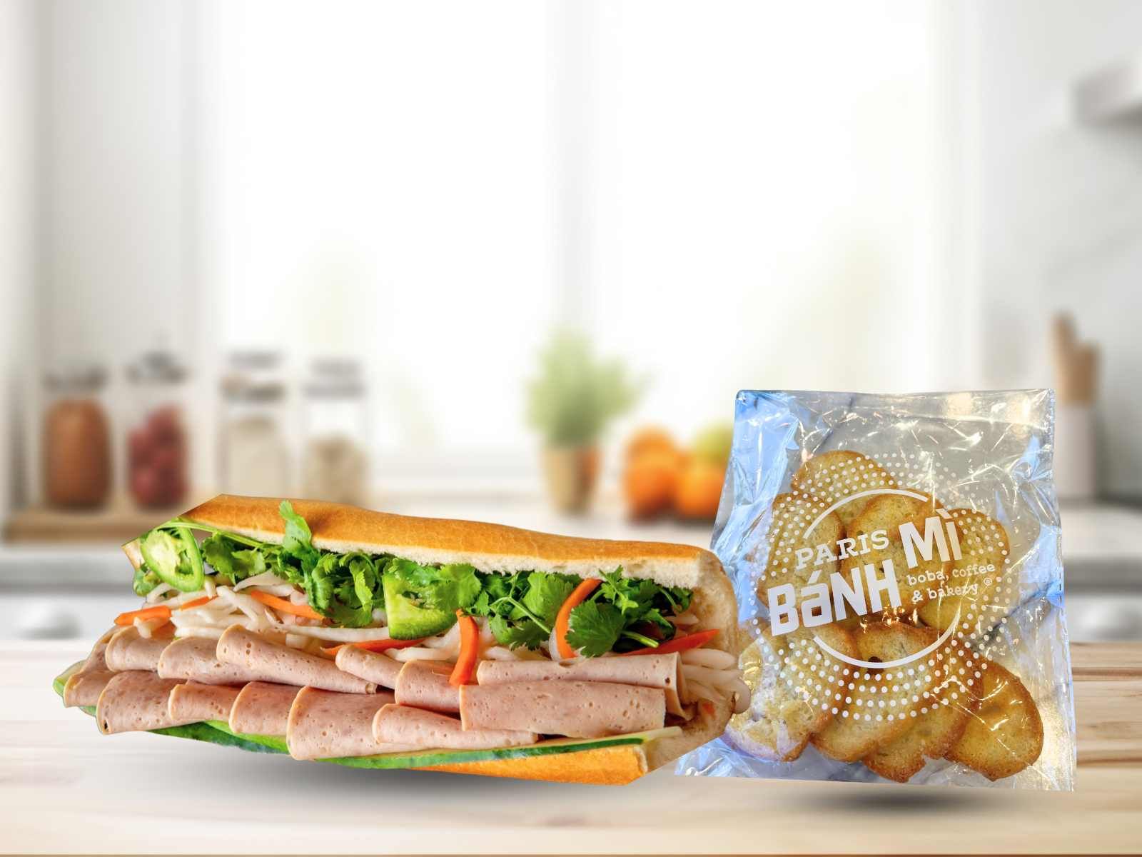 Banh Mi /w Chips Entree Pate Pork Roll / Bánh Mì Patê Chả Lụa.