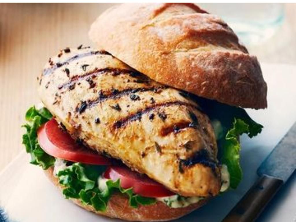 Sandwich - Filete Pechuga A La Parrilla.