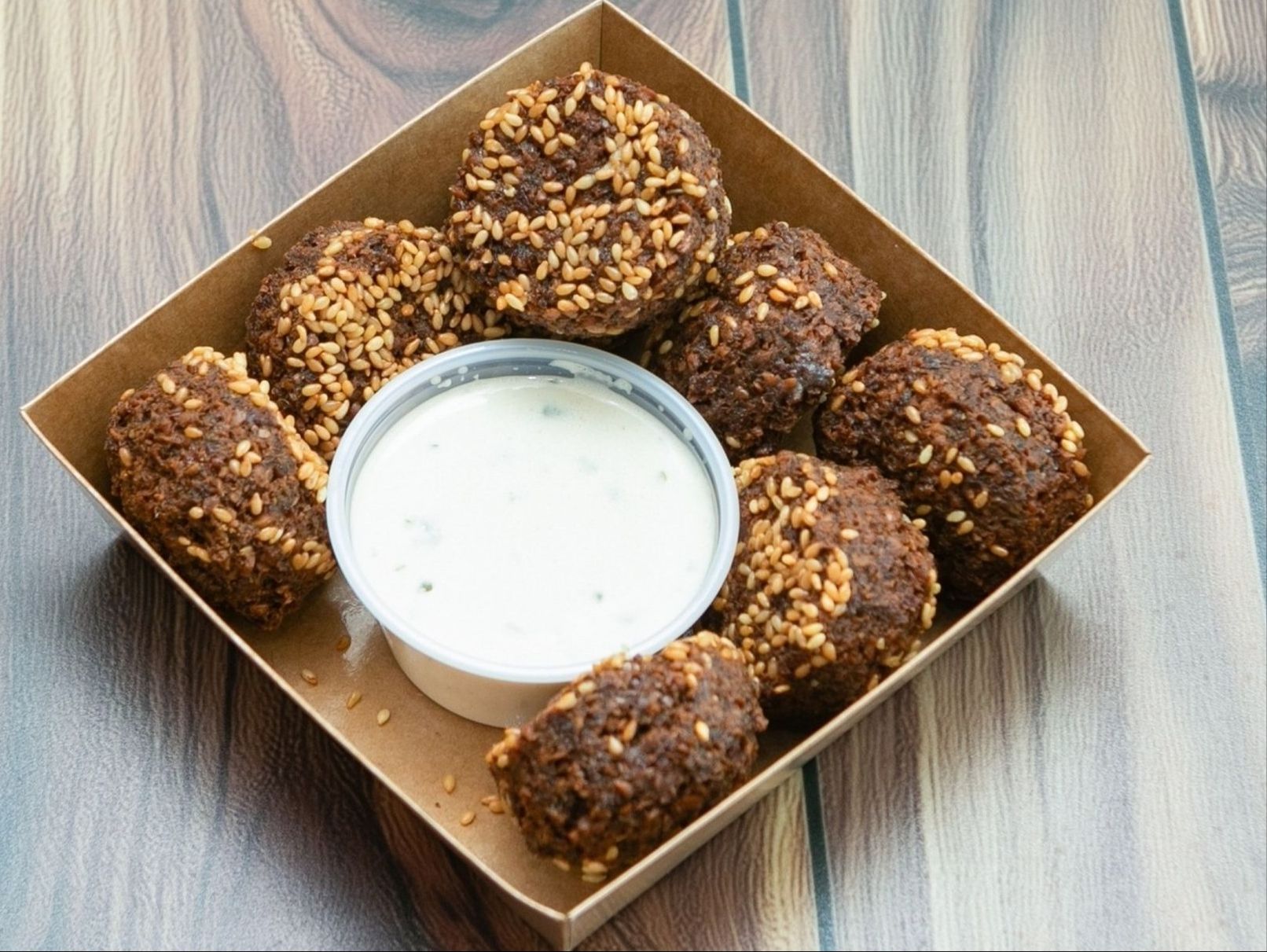 Falafel (10 pieces) & Sauce
