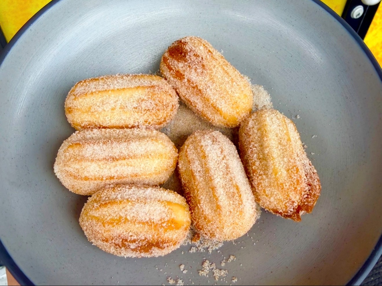 Churro Bites (6 Count) W/ Bavarian Cream.