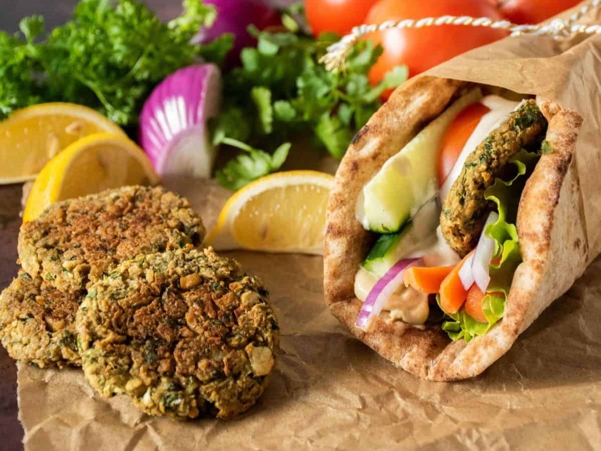 Falafel Wrap/ Fries
