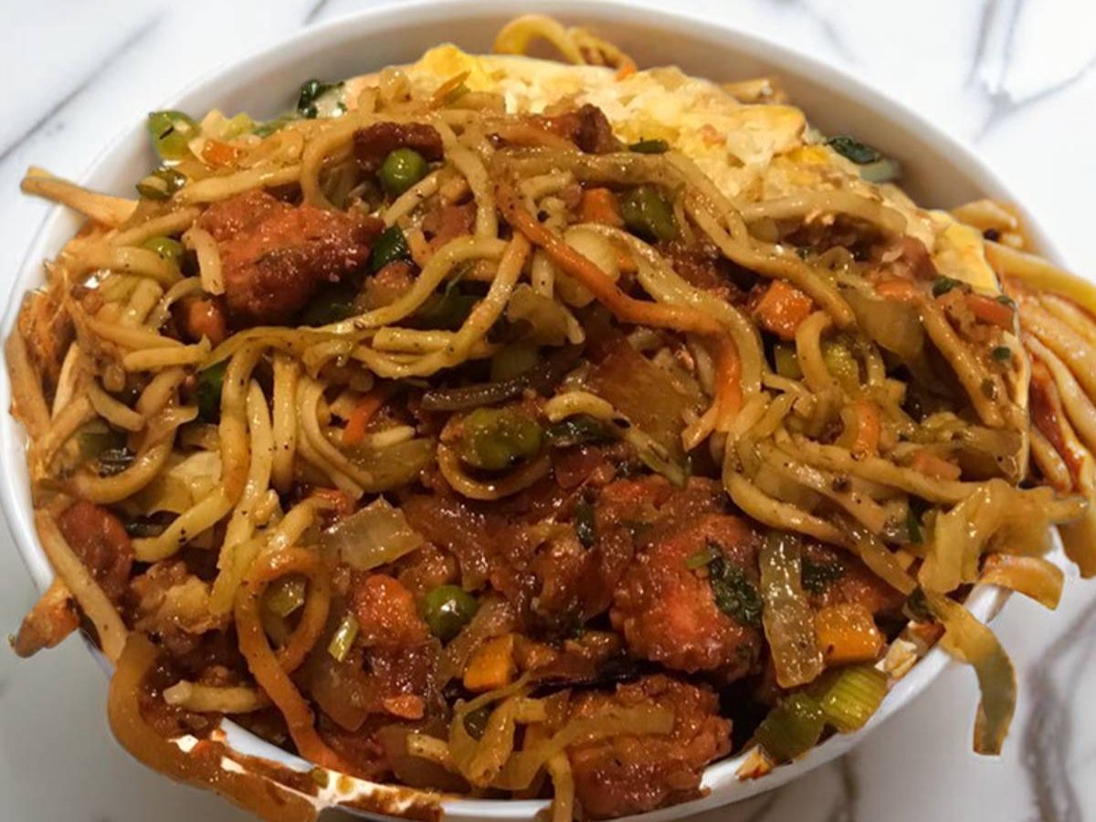 Chicken Hakka Noodles*.