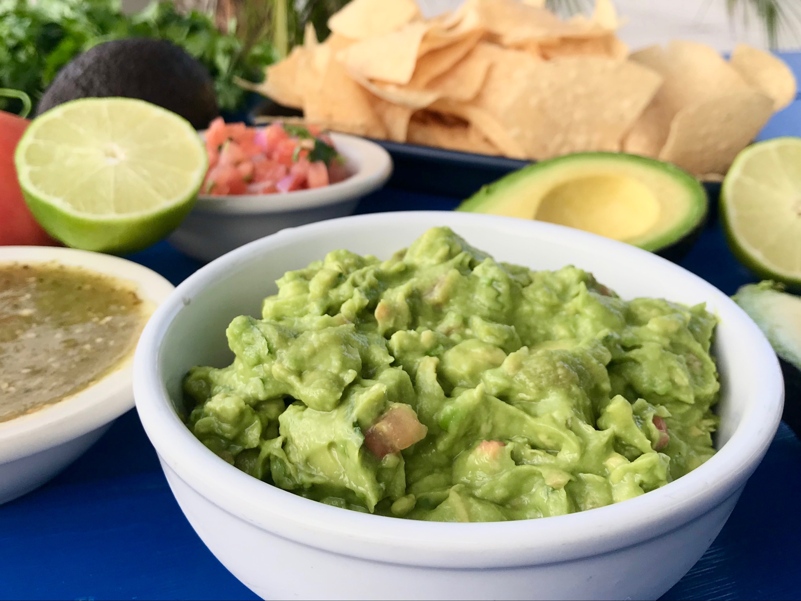 Signature Guacamole & Cantina Chips.