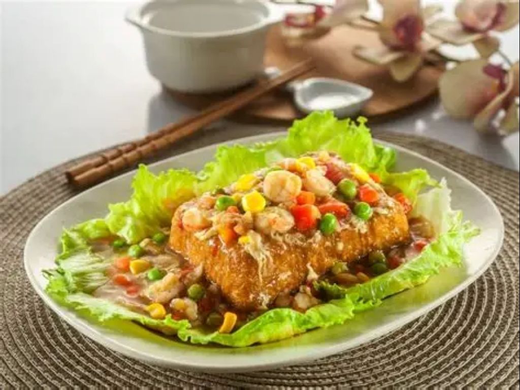 Assorted Seafood w/ Bean Curd / Hải sản hỗn hợp với đậu phụ / 什锦海鲜豆腐.