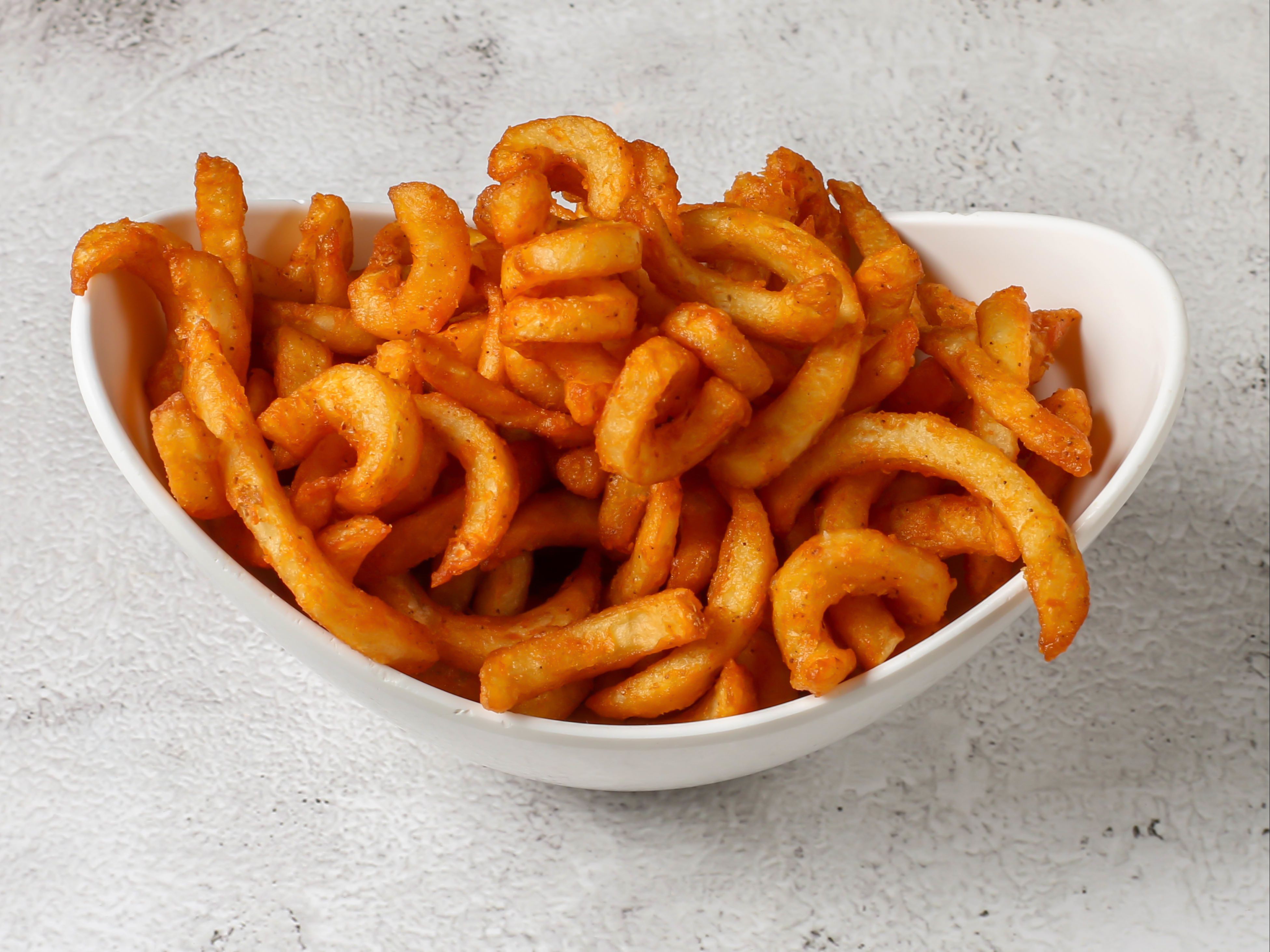 CURLLY FRIES.