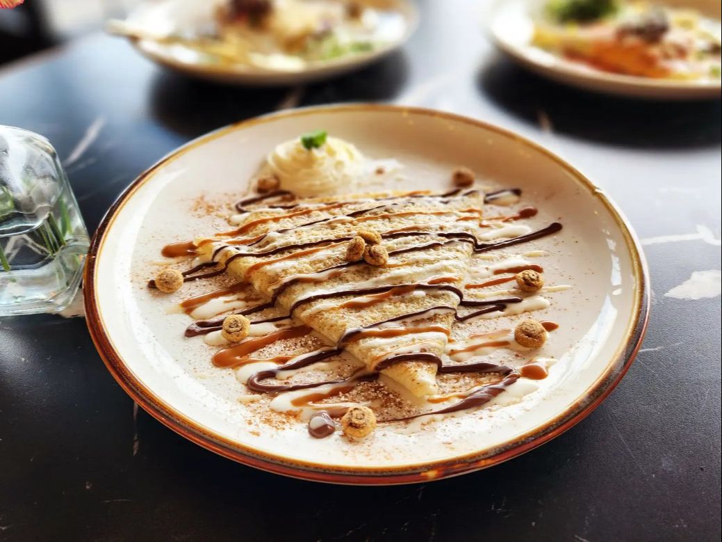 Cinnamon Roll Crêpe.
