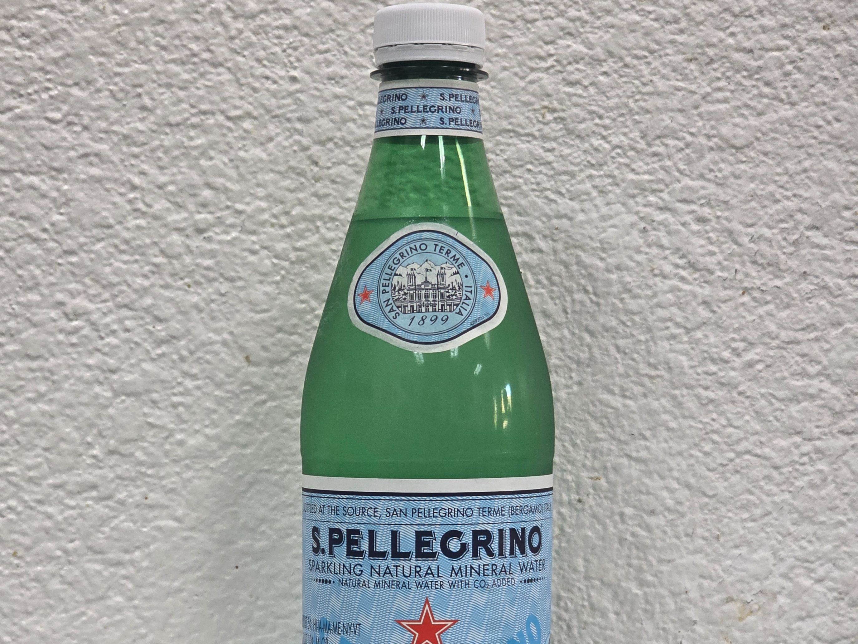 SPARKLING WATER.