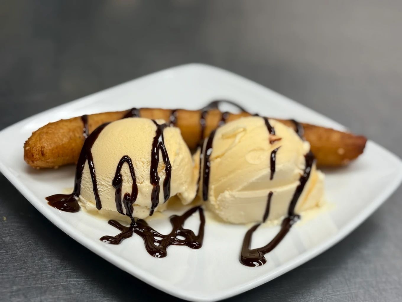 Fried Banana Ice Cream (Vanilla).