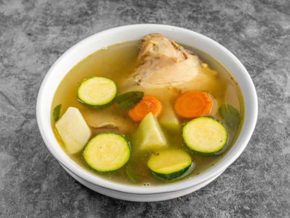 Sopa de Pollo (Adentro).