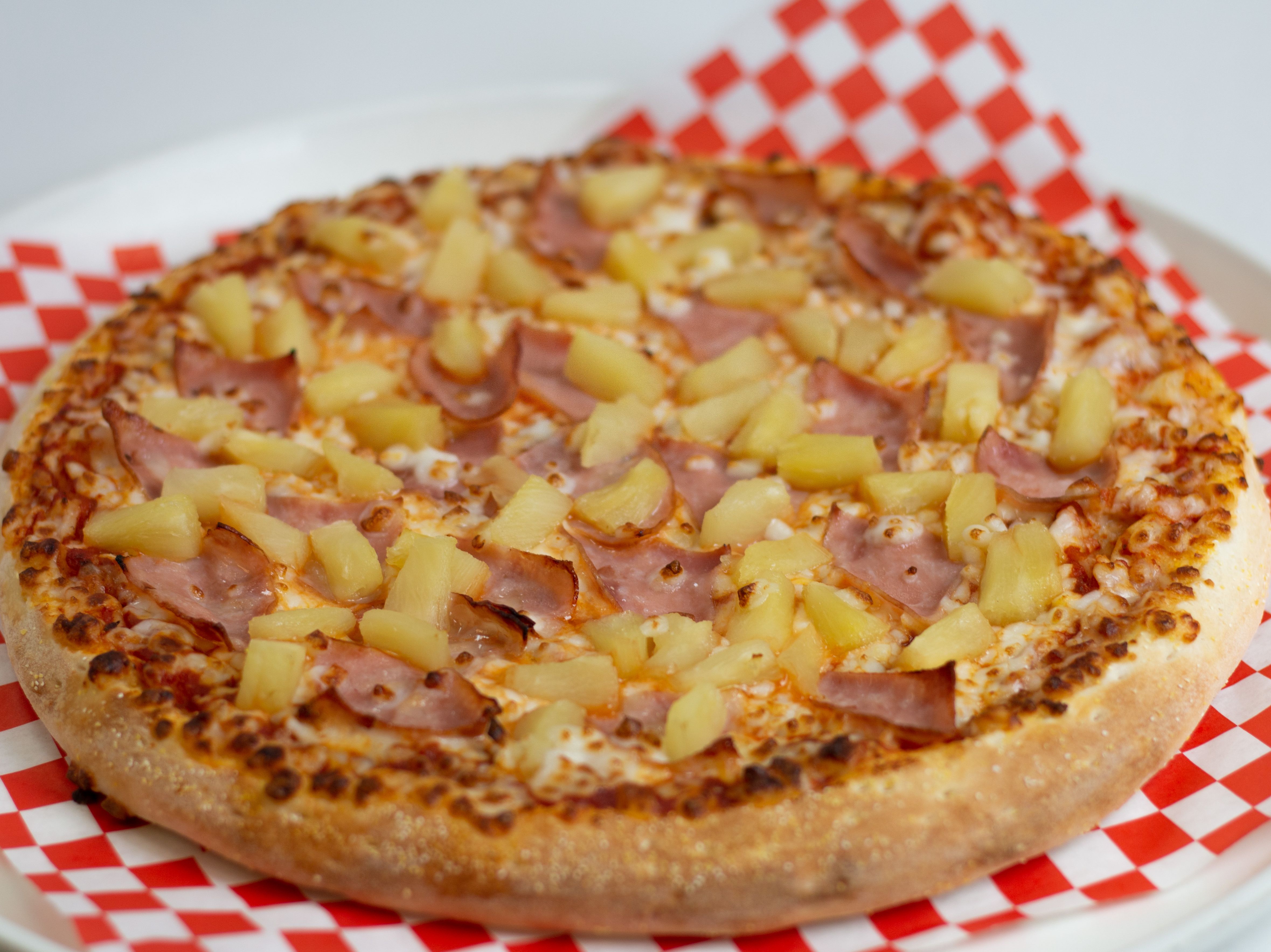 14" Specialty Hawaiian Pizza.