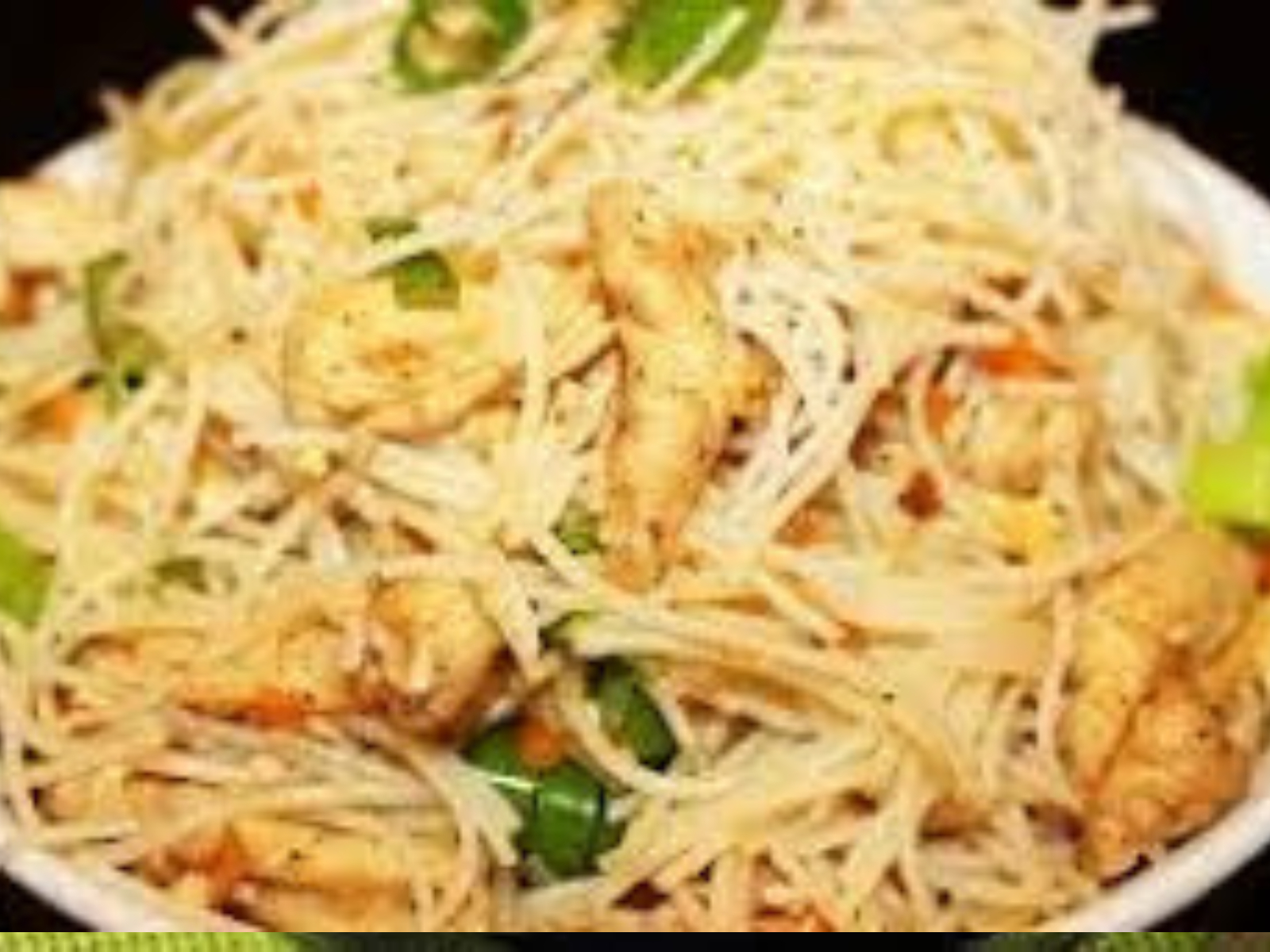 Egg Hakka Noodles.
