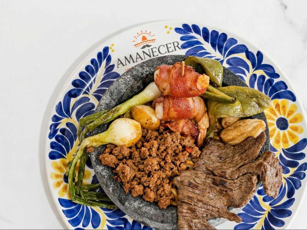 MOLCAJETE