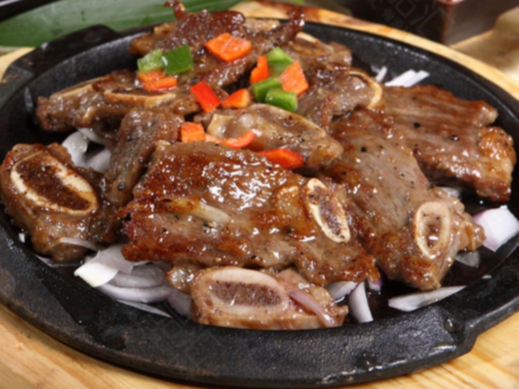 Black Pepper Beef Short Rib / Sườn Bò Sốt Tiêu Đen / 黑胡椒牛小排.