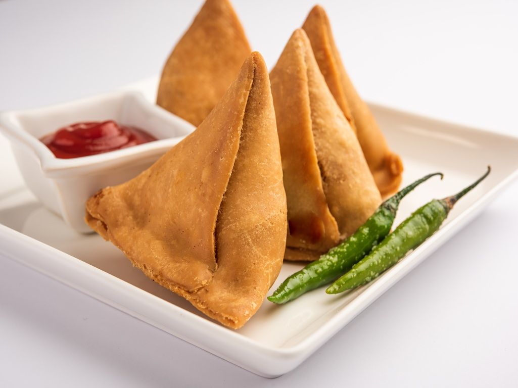Punjabi Veg Samosa (2 Pc).