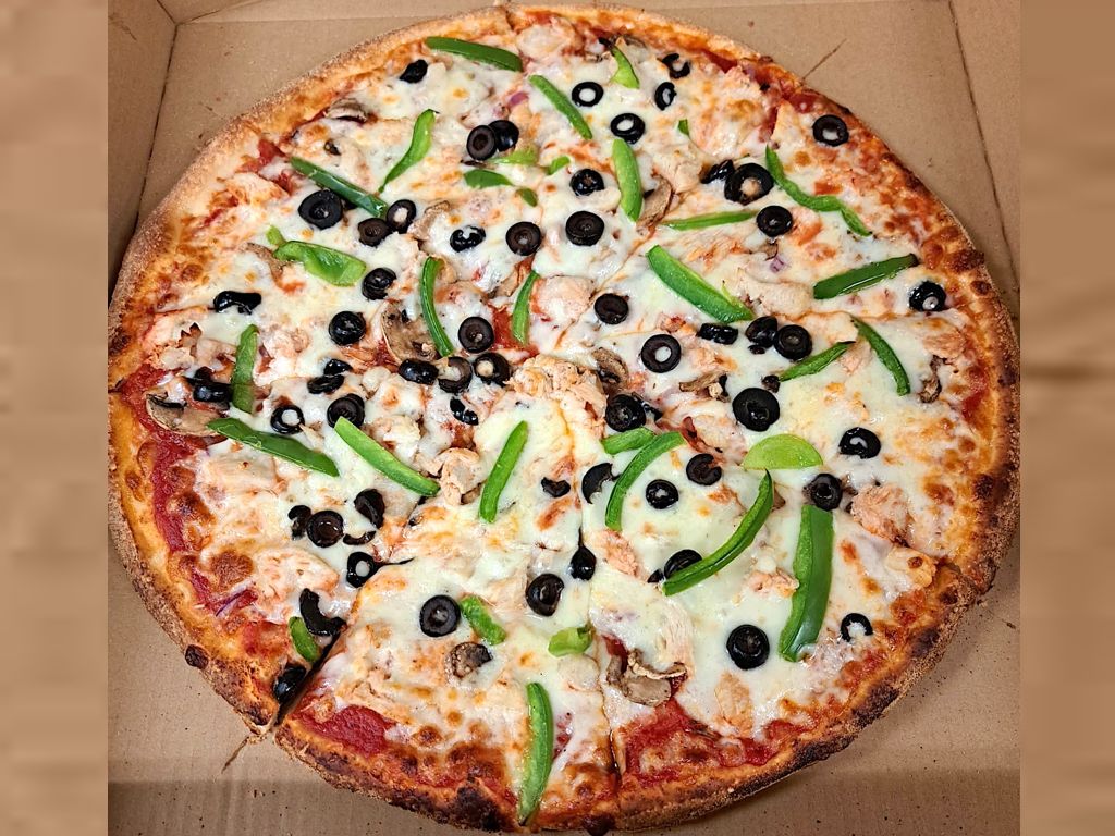 Small Chicken Supreme Pizza