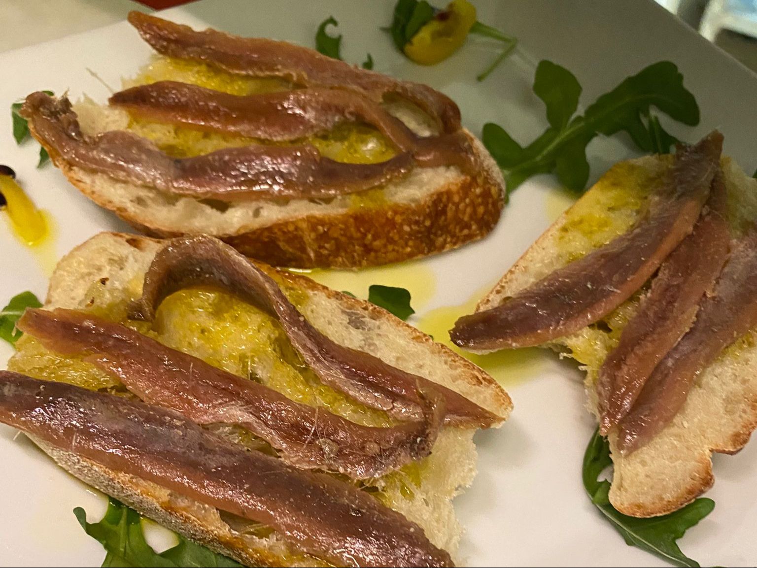 Olio E Acciughe Bruschette.