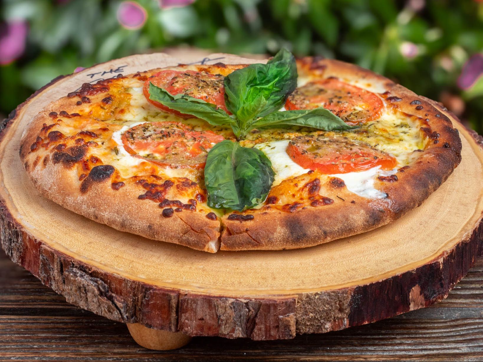 Caprese Pizzetta.