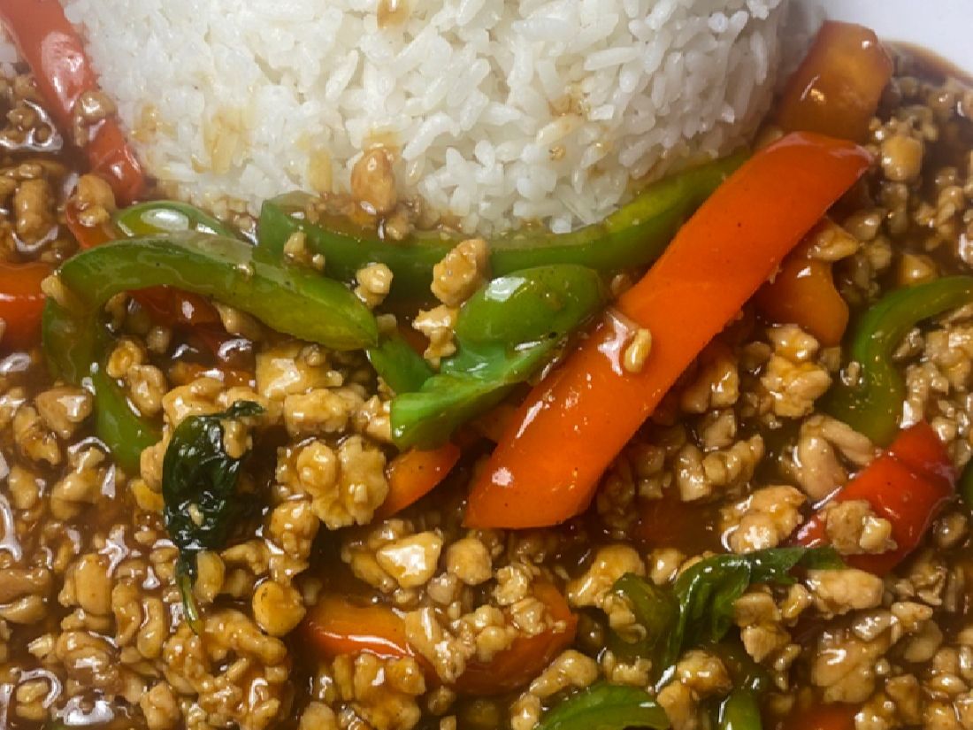Pad Kee Mao (Minced Chicken).