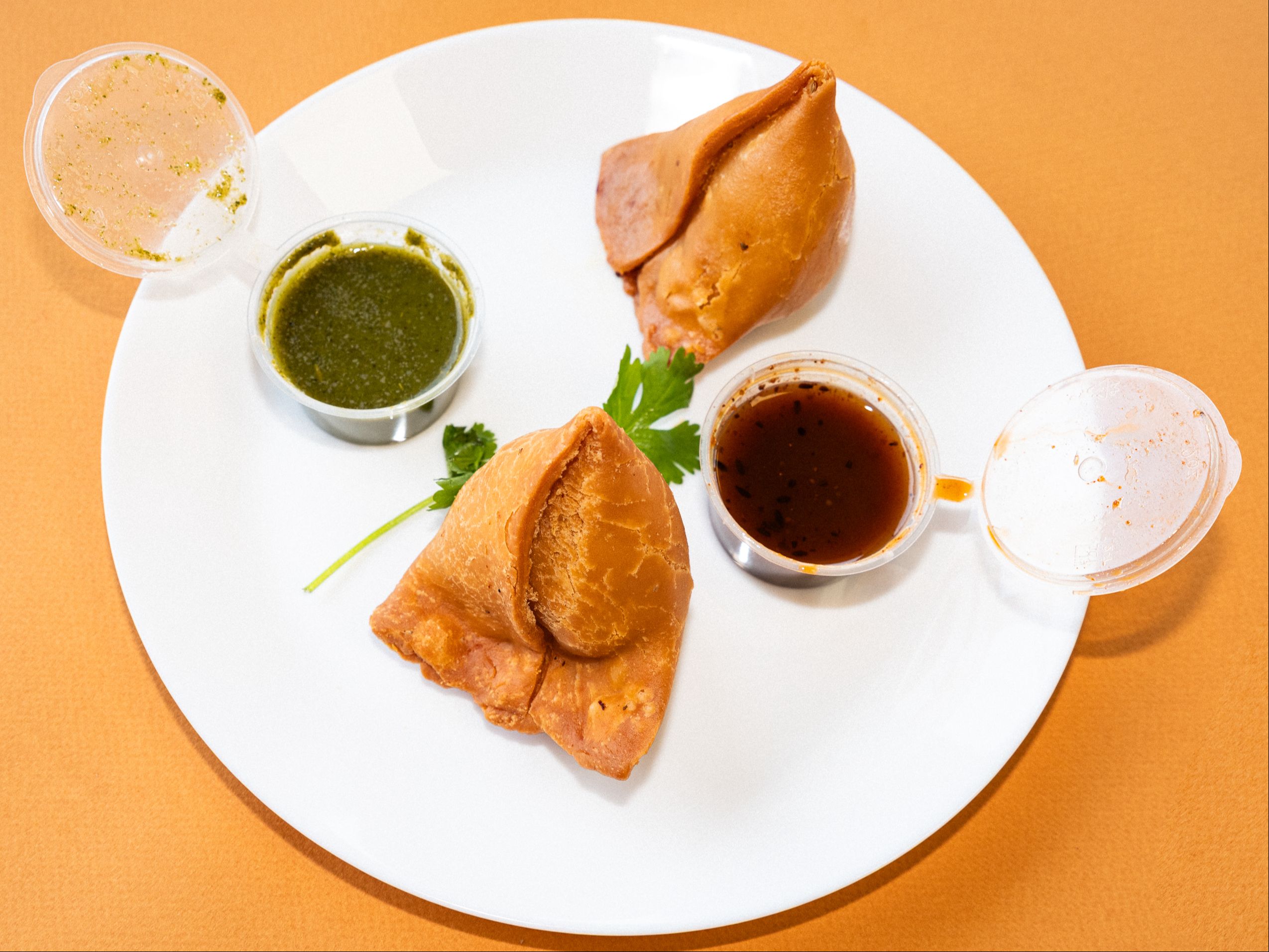 Veggie Samosa (2pcs).