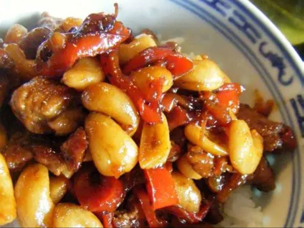 Diced Pork w/ Cashew / Thịt heo xào hạt điều / 腰果炒丁猪肉.