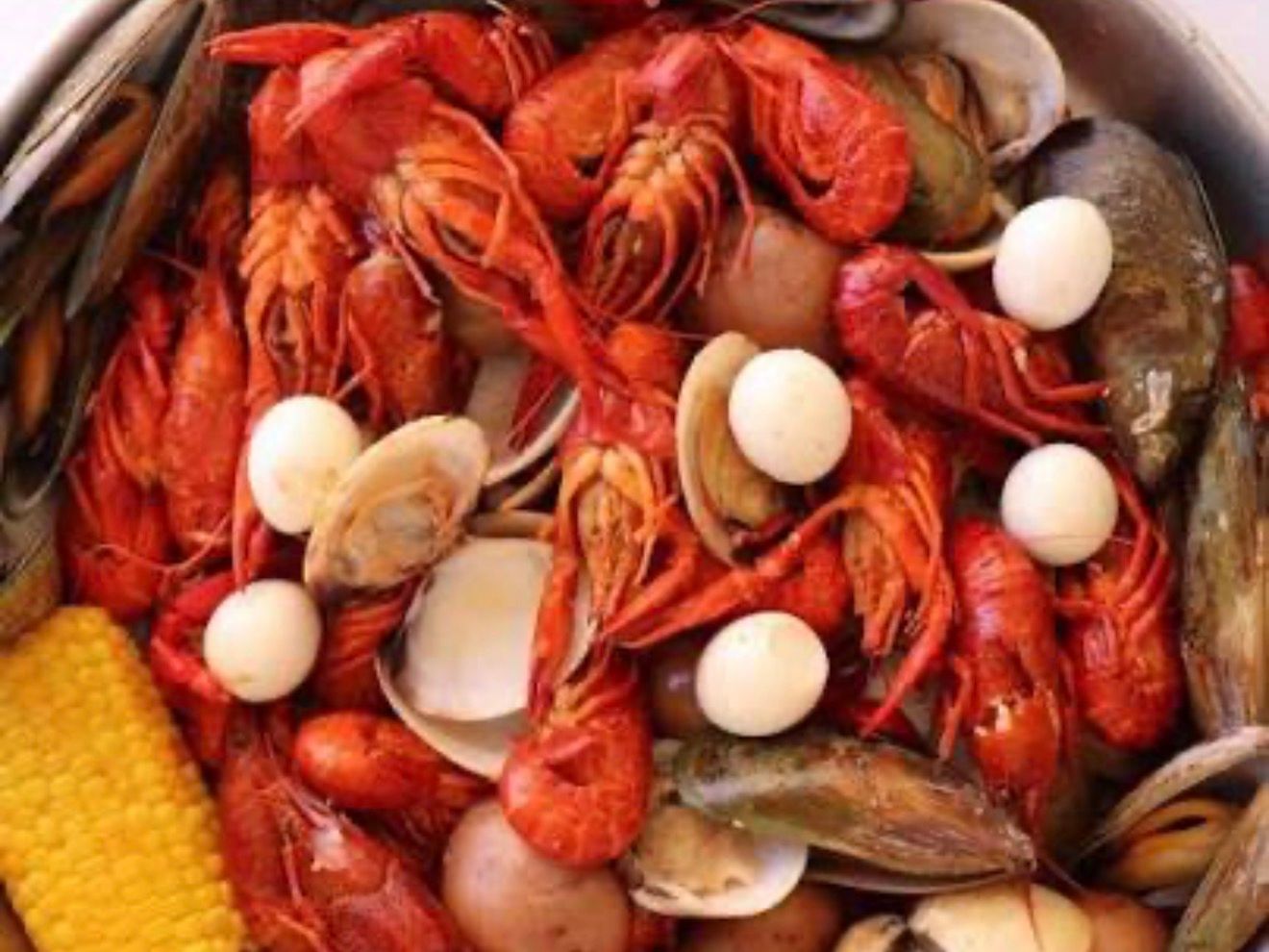 Crawfish 1/2lb With 1 Corn, 2 Potatoes And Rice With Drink