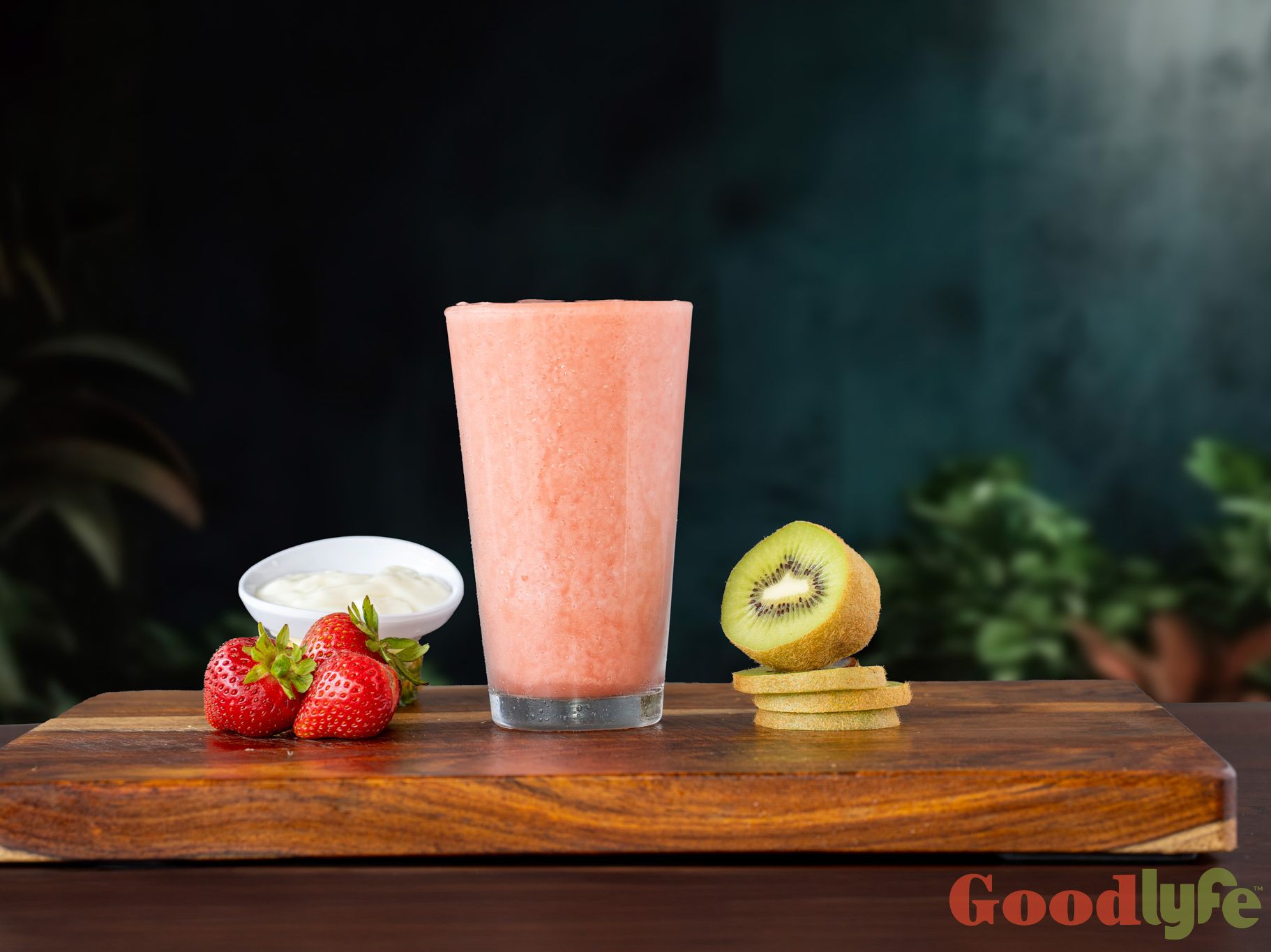 KIWI STRAWBERRY SMOOTHIE