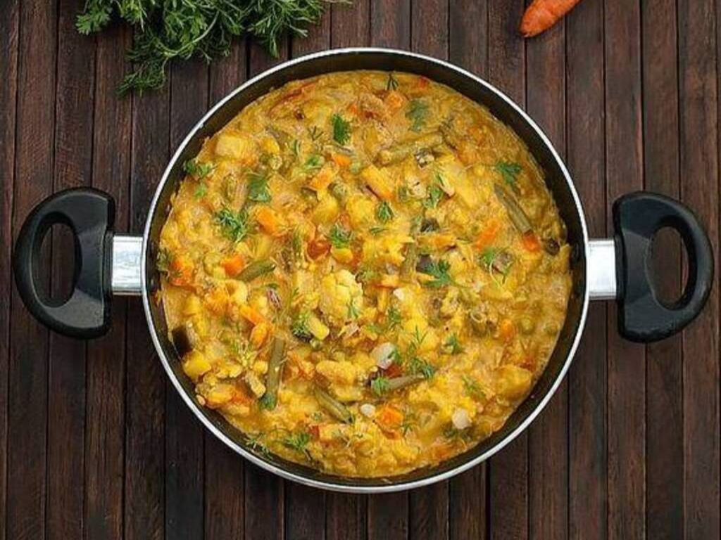 Vegetable Kurma (Medium,Vegan).
