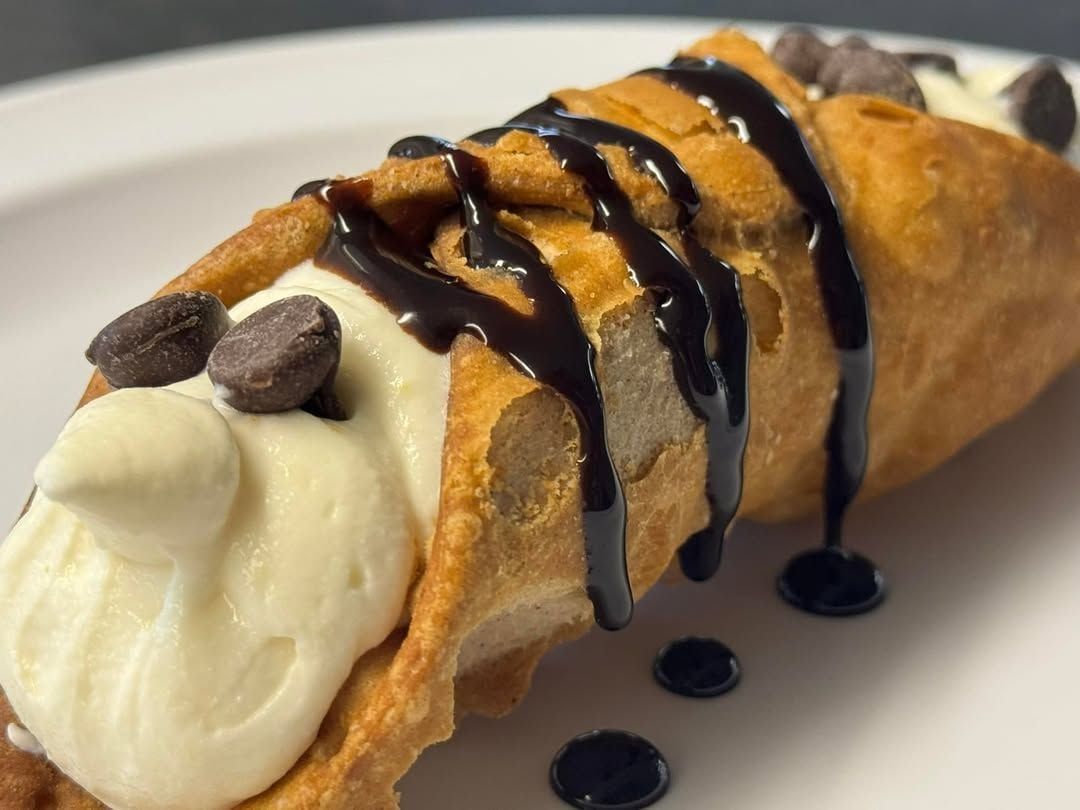 Cannoli.