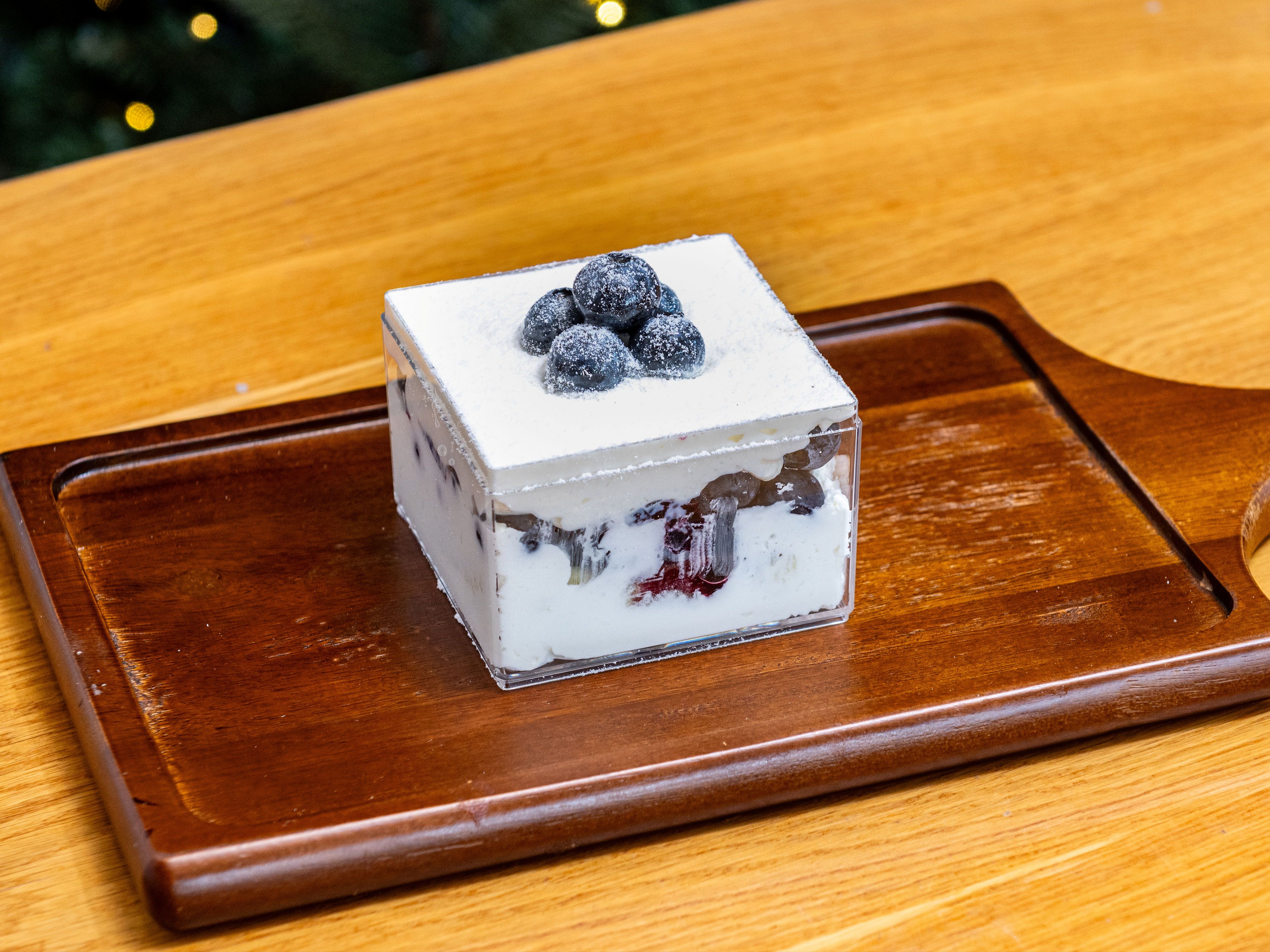 BLUEBERRY MINI CAKE.