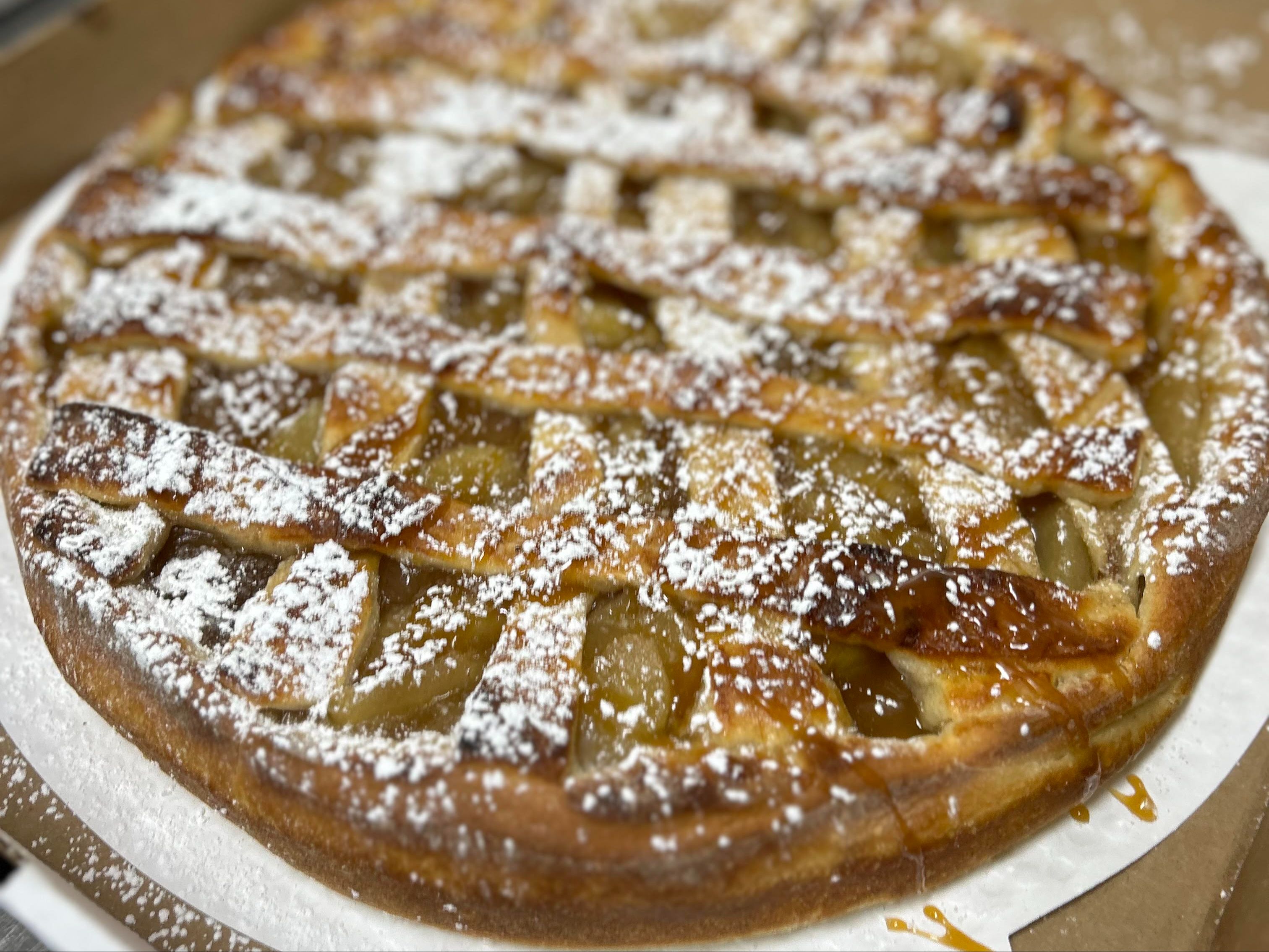 Apple Pie Deep Dish 16".