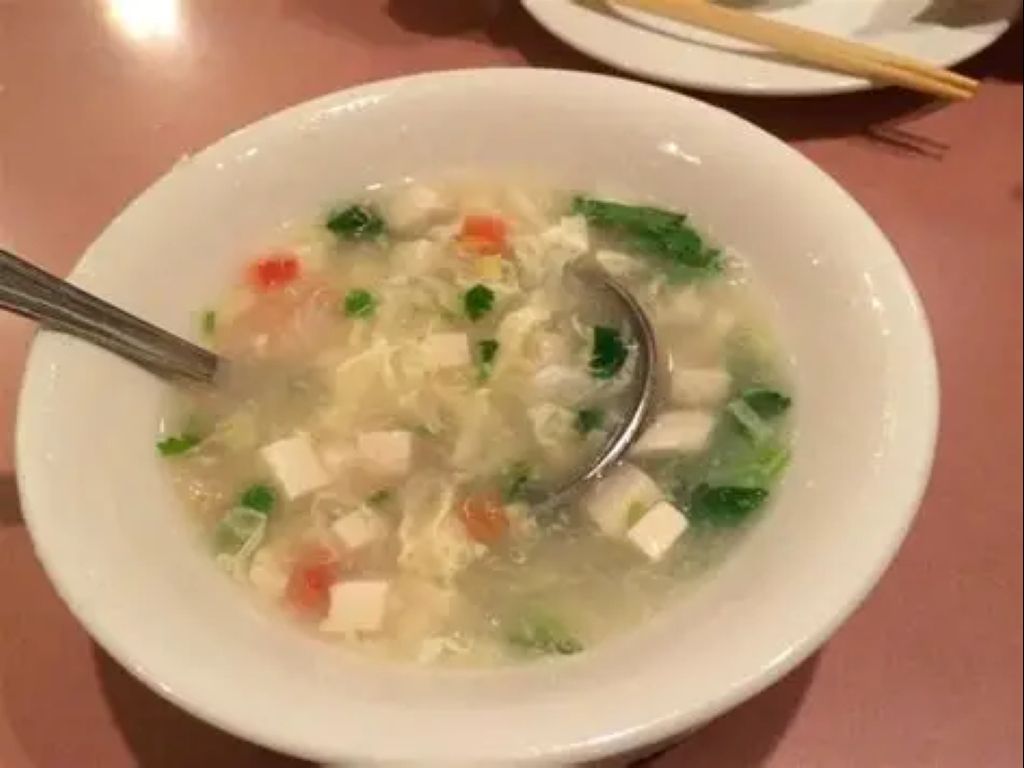 Seafood w/ Bean Curd Soup / Canh Hải Sản Đậu Hũ / 海鲜豆腐汤.